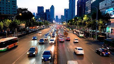4K武汉城市交通车水马龙循礼门实拍视频视频的预览图