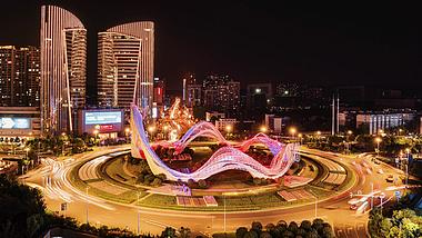 4K武汉光谷国际广场夜间车流延时摄影视频的预览图