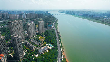 4K湖南长沙湘江沿岸城市风光风景航拍视频的预览图