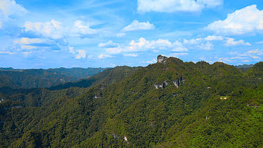 4K震撼航拍世界自然遗产贵州云台山蓝天视频的预览图