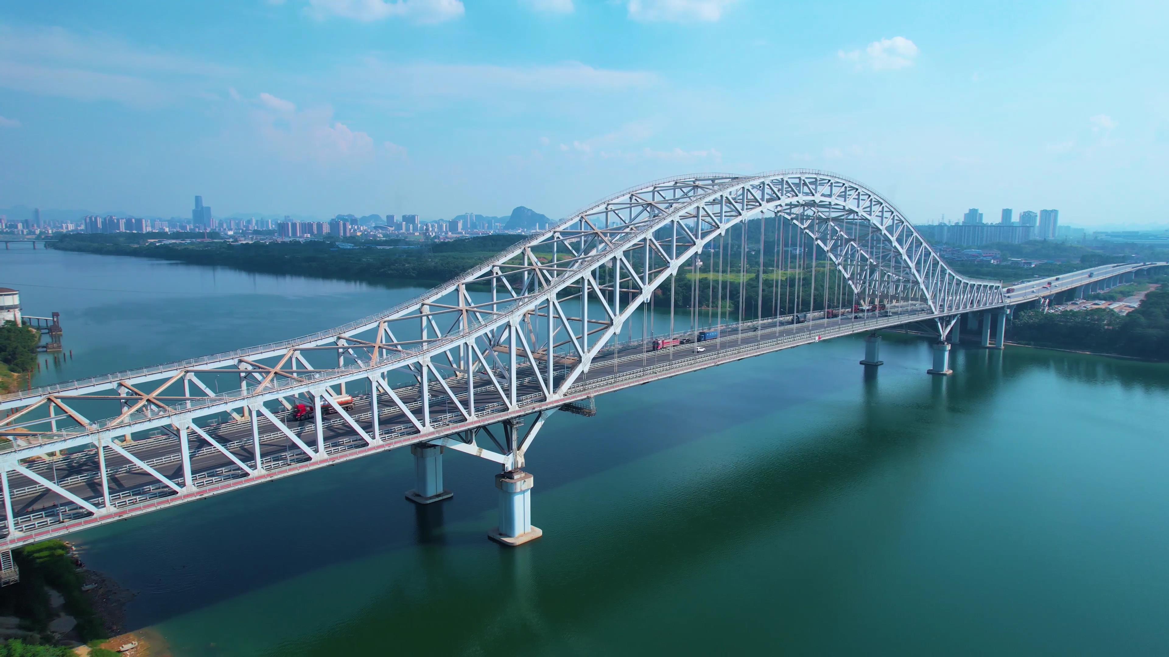 4k航拍广西柳州柳江铁架桥白露大桥视频的预览图