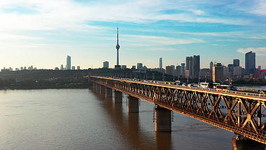 4K武汉城市建筑长江大桥实拍视频视频的预览图