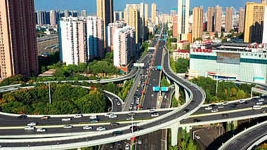 4K武汉城市立交桥航拍实拍视频视频的预览图