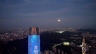 4k航拍东莞第一高楼夜景建筑视频的预览图