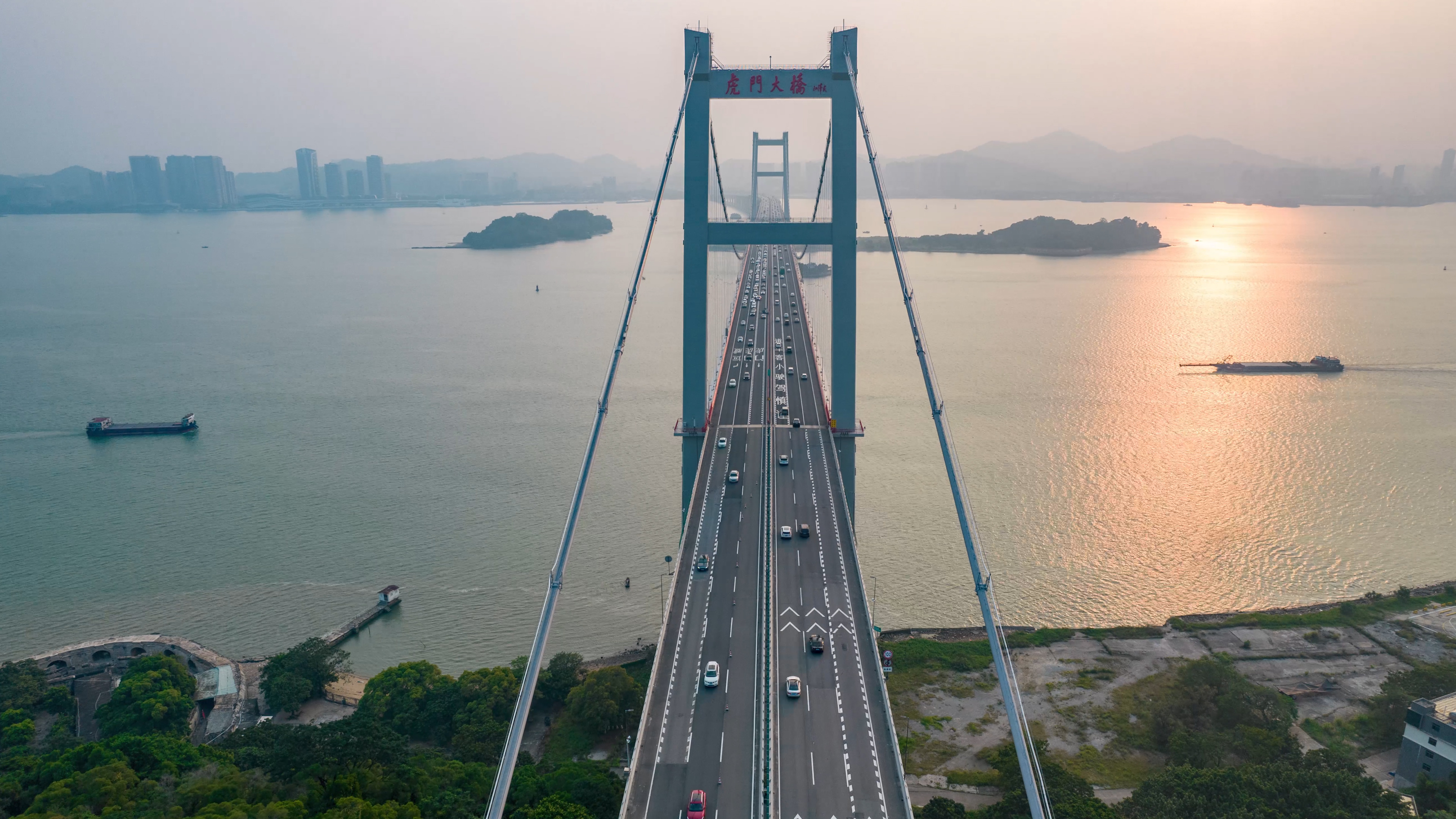 4k航拍东莞虎门大桥正面延时摄影视频的预览图