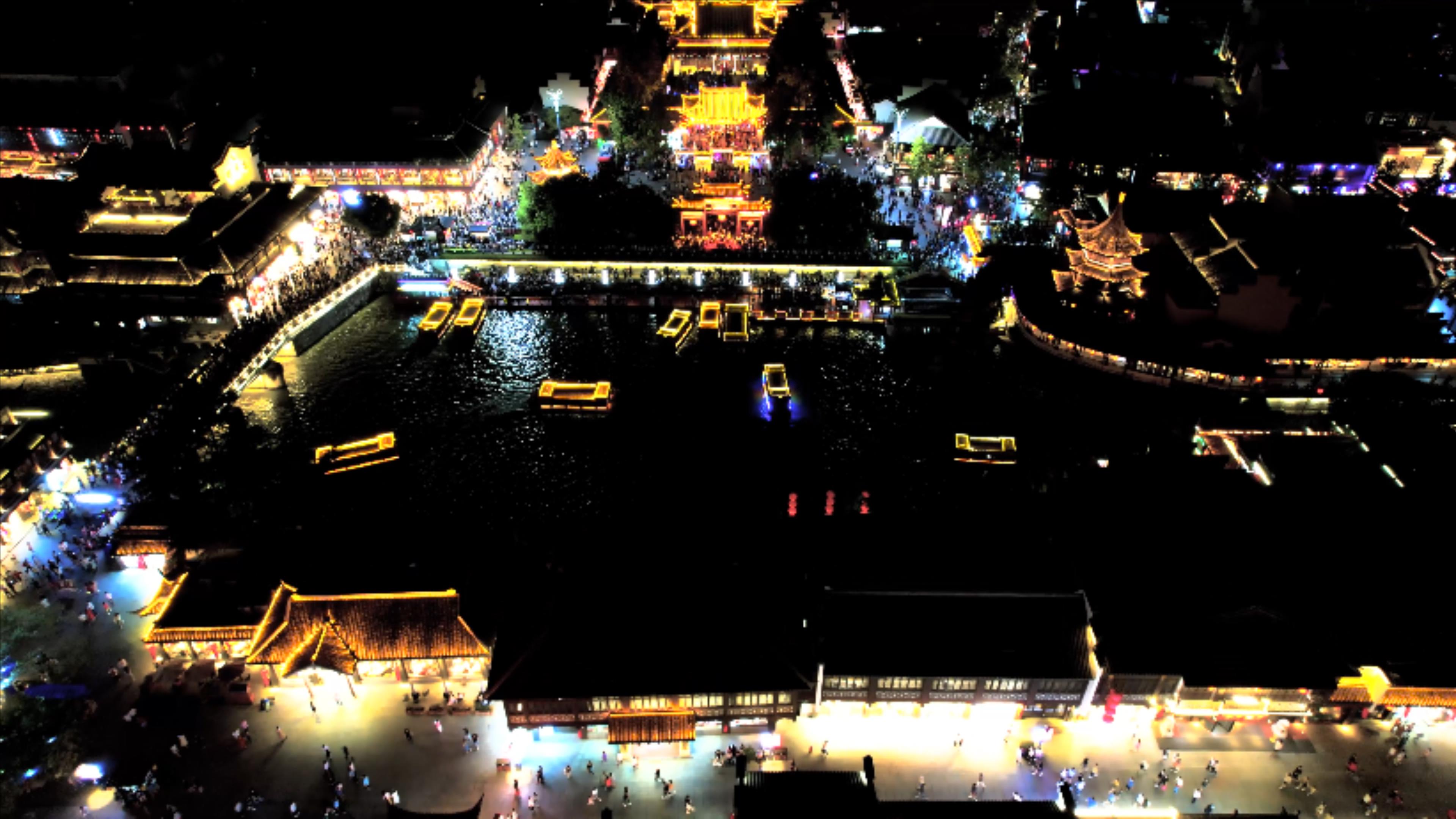 4K航拍南京5A景区夫子庙夜景视频的预览图