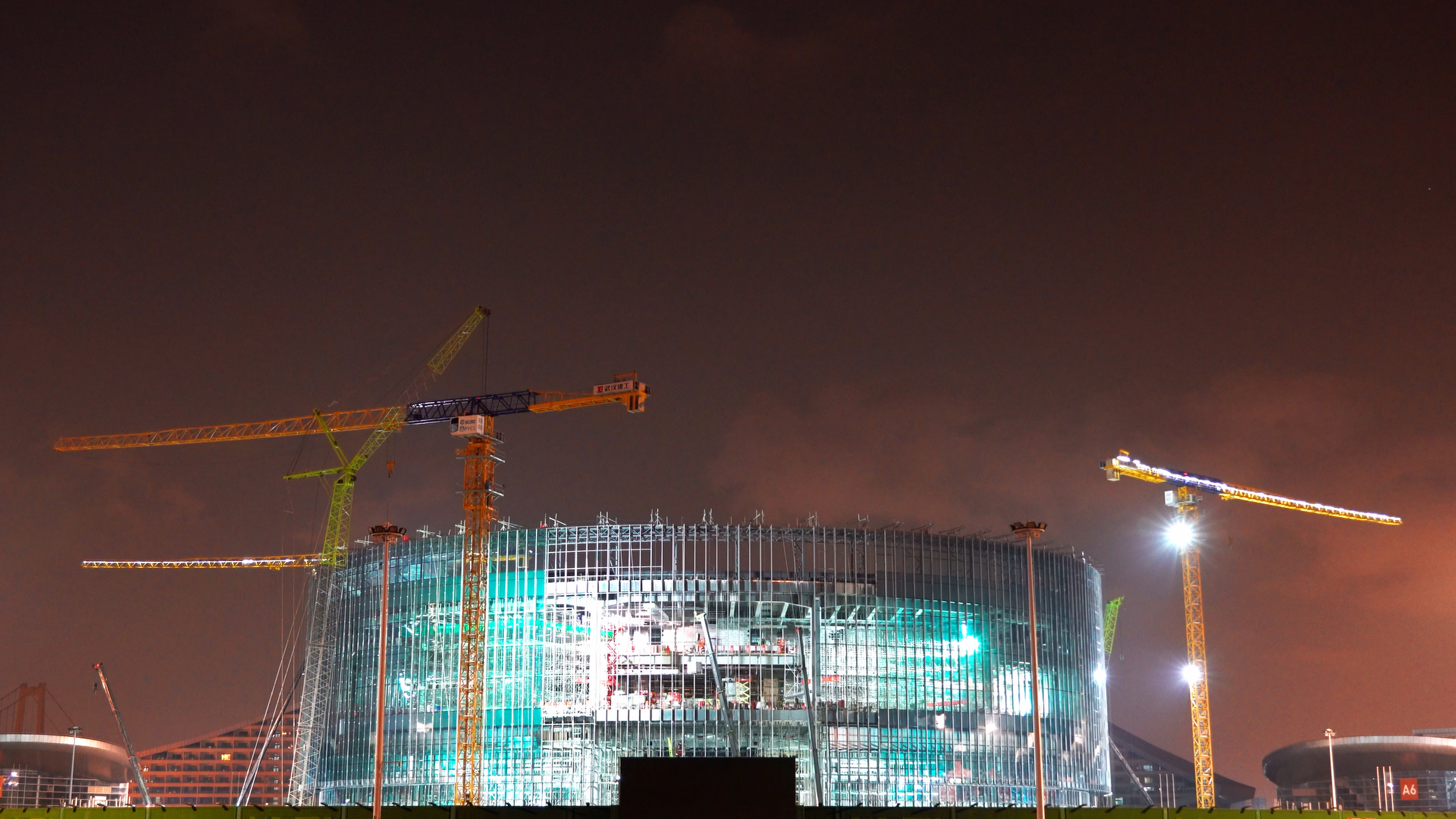 4K武汉城市在建工程夜景延时实拍视频视频的预览图
