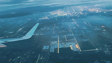 4K飞机视角城市全景面貌旅游实拍视频的预览图