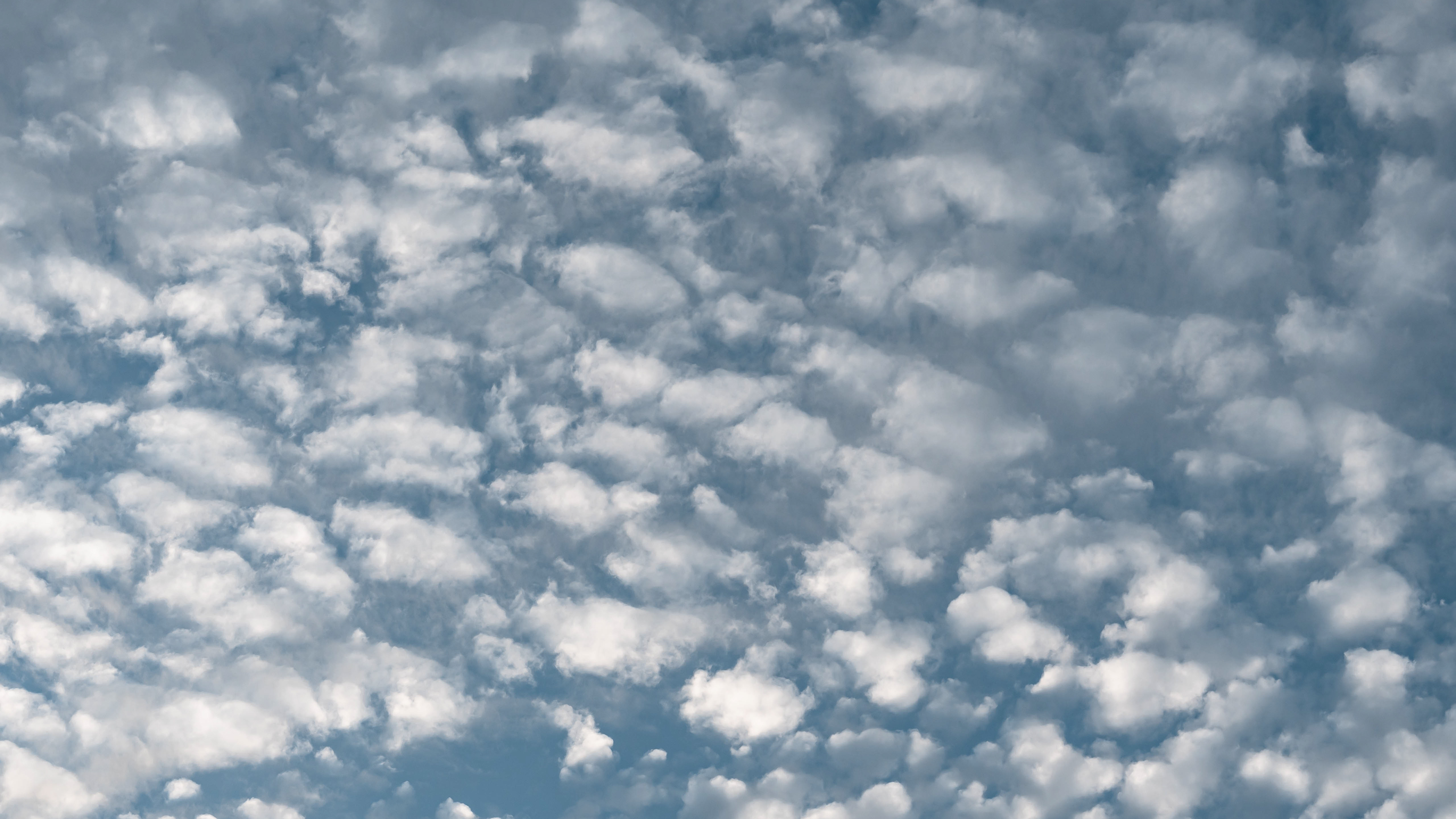 4K天空云彩自然云朵飘动延时摄影视频的预览图