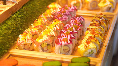 4k实拍餐饮美食风光小吃寿司视频的预览图