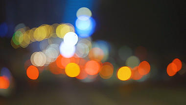 4k实拍城市夜景虚化唯美光斑视频的预览图