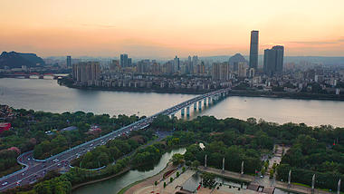 4k广西柳州文昌大桥城市车流航拍视频视频的预览图