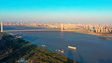 4K武汉城市长江建筑群航拍实拍视频视频的预览图