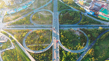 4K武汉城市交通枢纽四新大道实拍视频视频的预览图