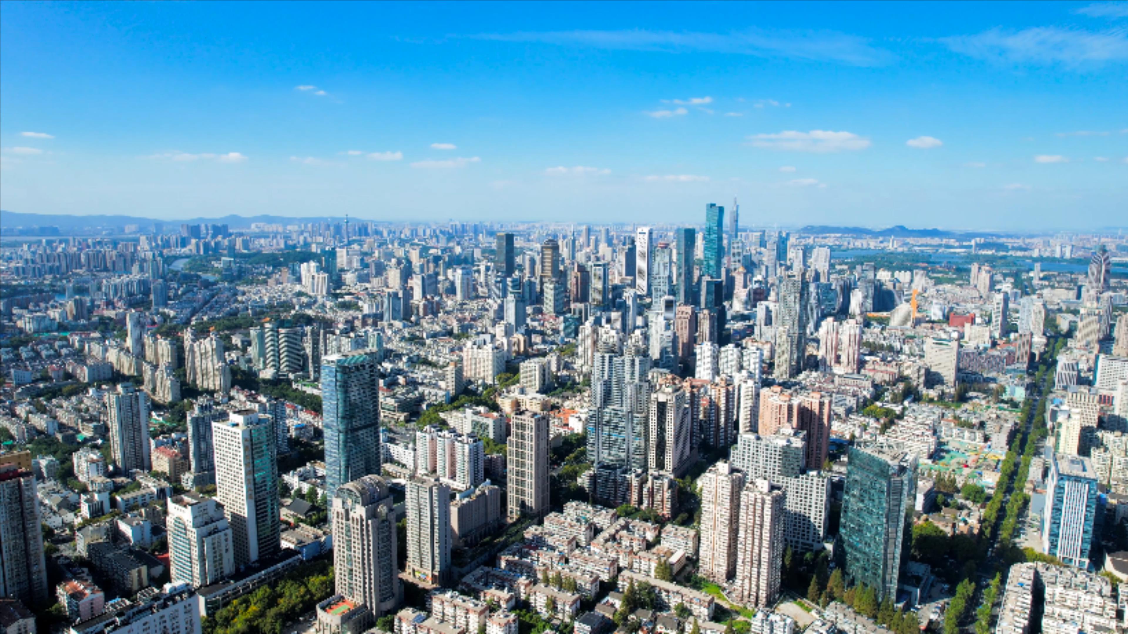 4K航拍南京天际线南京主城区新街口商圈视频的预览图