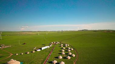 5.4k航拍傍晚美丽的草原上散落的蒙古包视频的预览图