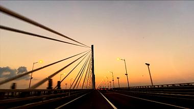 4K实拍旅行途中南京市五桥夕阳风景视频的预览图