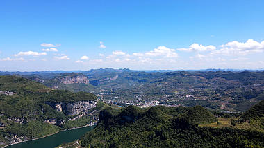 4K航拍贵州鸭池河峰峦叠嶂山水风景视频的预览图