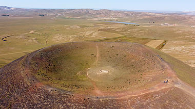 新疆火山地质公园航拍4K视频的预览图