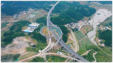 4k贵州在建高速互通立交航拍视频的预览图