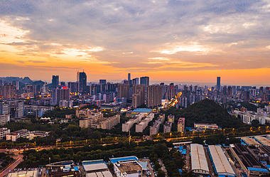 4k广西柳州城市风光日落延时视频的预览图
