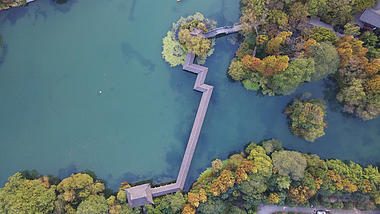 4K航拍杭州西湖浴鹄湾十景唯美秋色视频的预览图