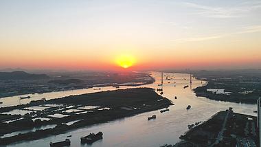 4K航拍城市清晨江边日出延时船风光视频视频的预览图