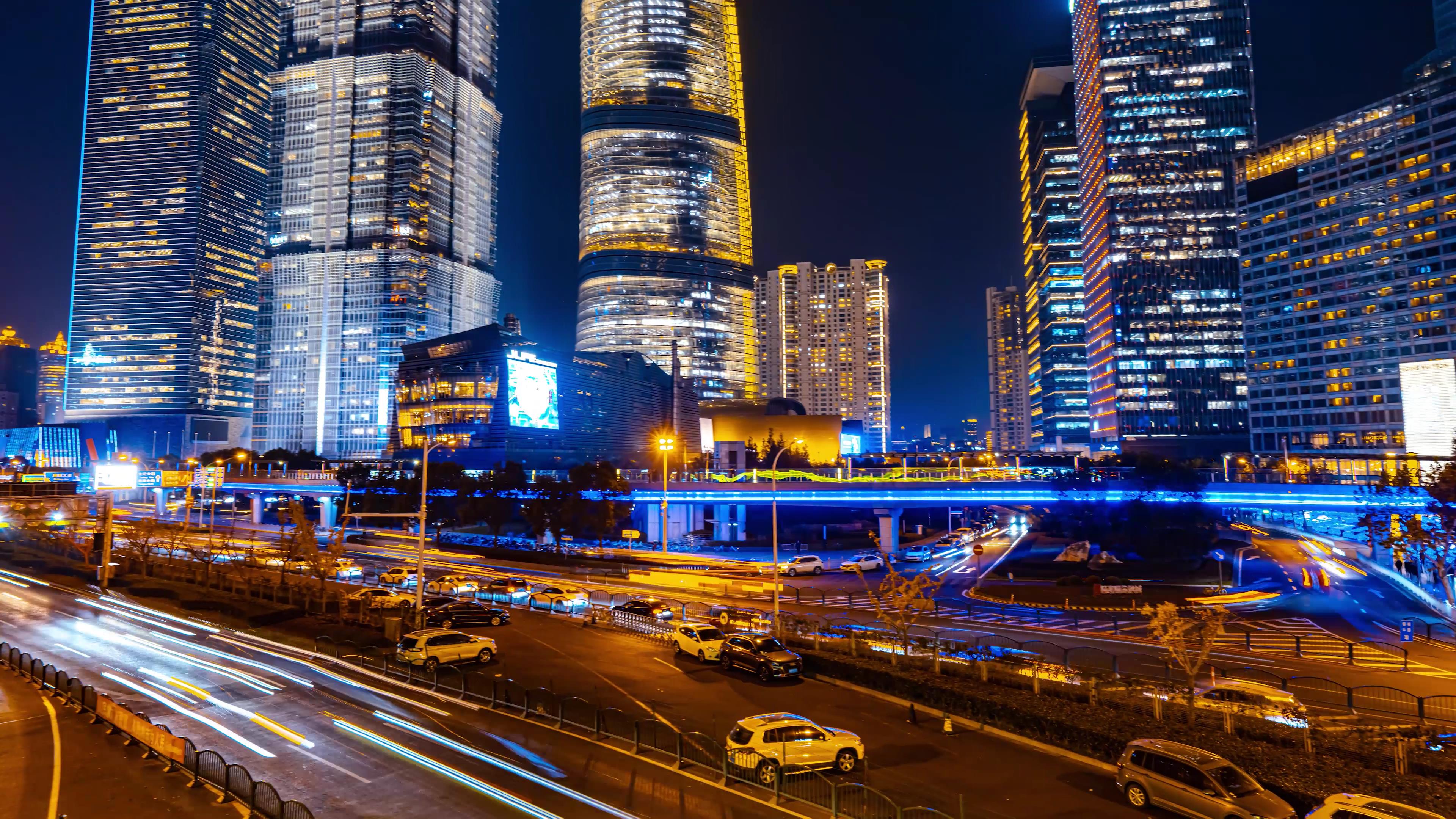 8K延时震撼上海世纪大道城市车流夜景视频的预览图