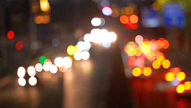 4k实拍城市夜景街头光斑虚化风光视频的预览图