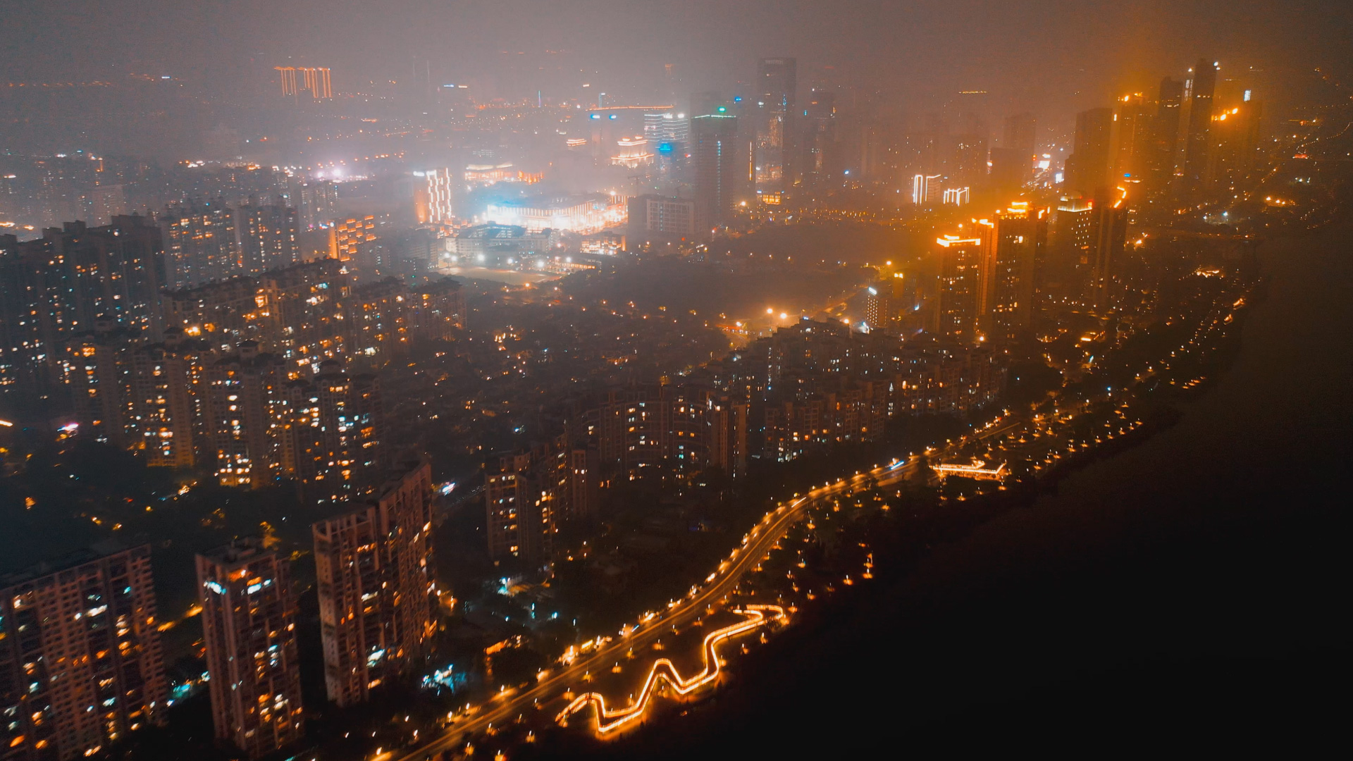 4K实拍震撼夜景航拍城市建筑夜景视频的预览图