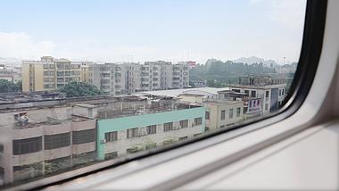 4K实拍倍速高铁火车运行窗外景色视频的预览图