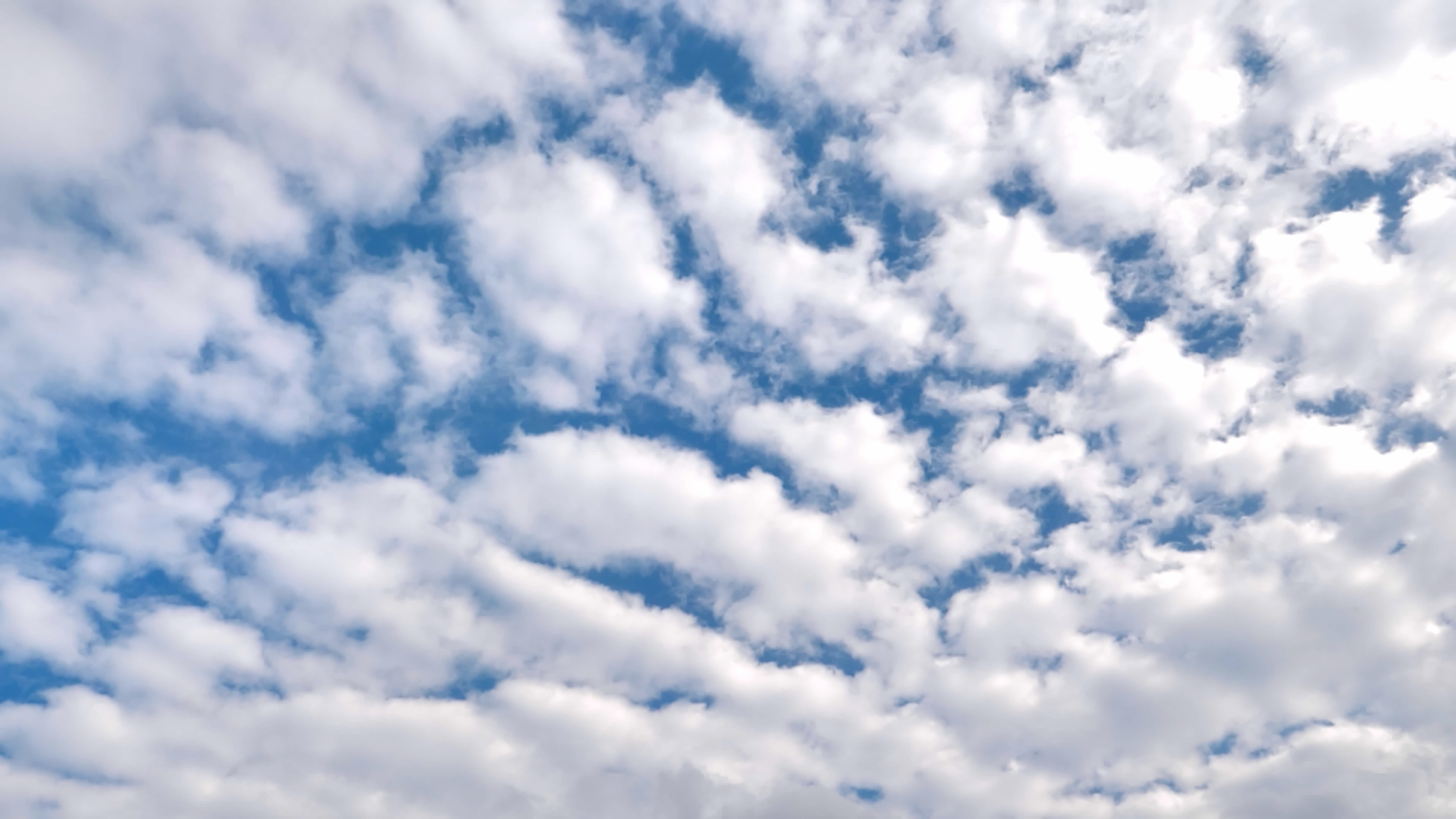 4K拍摄晴朗天空云景云层延时实拍视频的预览图