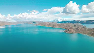 4K航拍羊卓雍措高原山湖清澈湖水自然风光视频的预览图