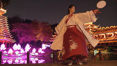 4K新年春节汉服少女与灯会花灯视频的预览图