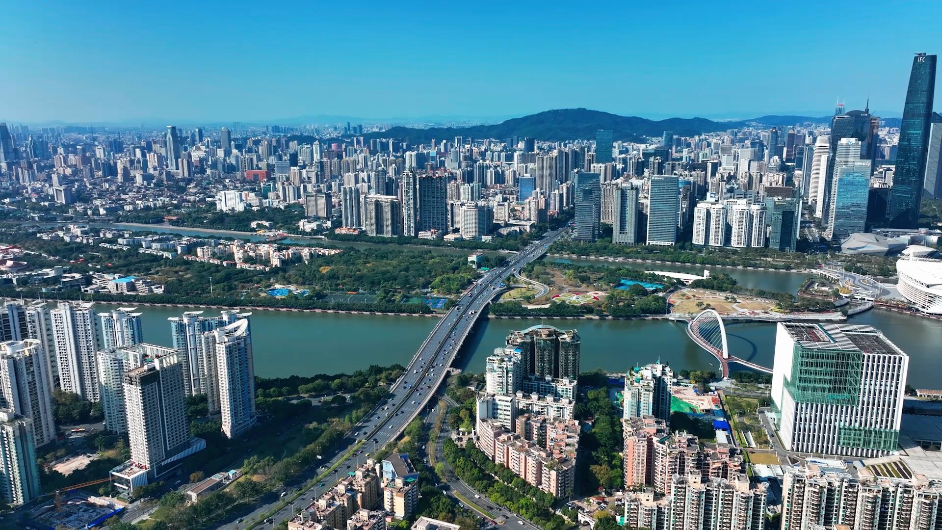 4k航拍广州城市交通广州大桥视频的预览图