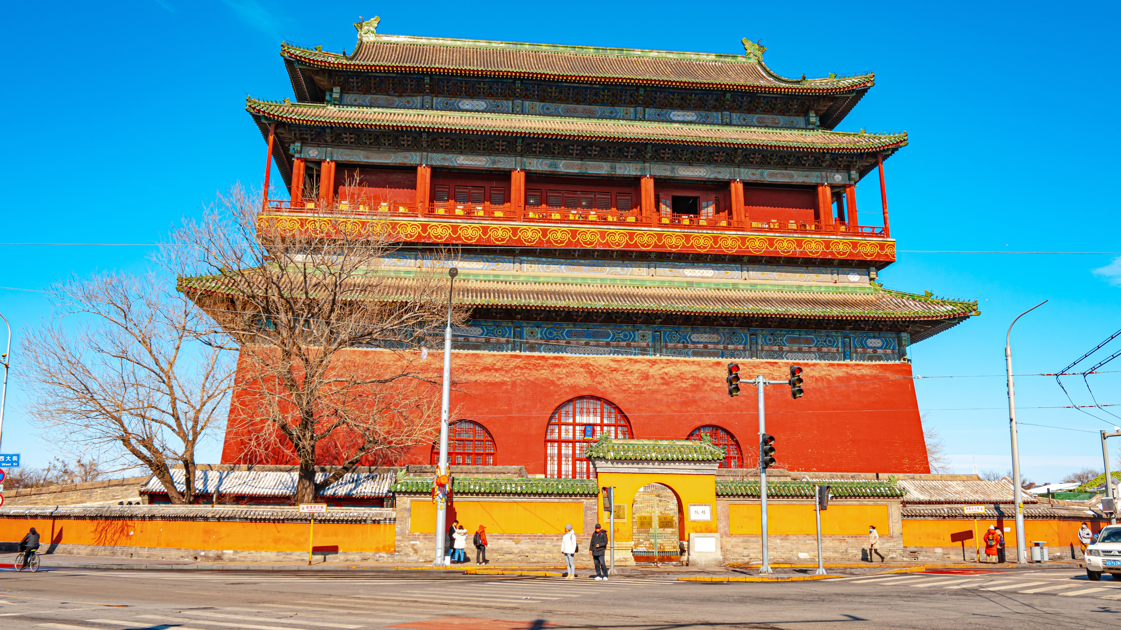 8K震撼延时北京文物古迹鼓楼车流视频的预览图