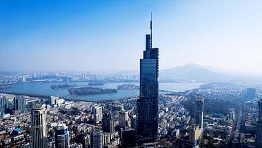 4K航拍南京紫峰大厦玄武湖视频的预览图