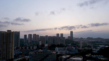 4K拍摄城市清晨日出移动延时视频的预览图