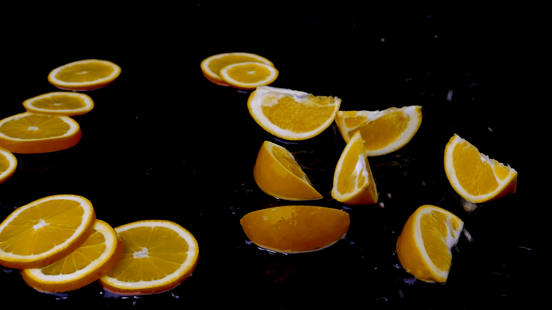 4K拍摄柠橙子水溅水升格摆拍视频的预览图