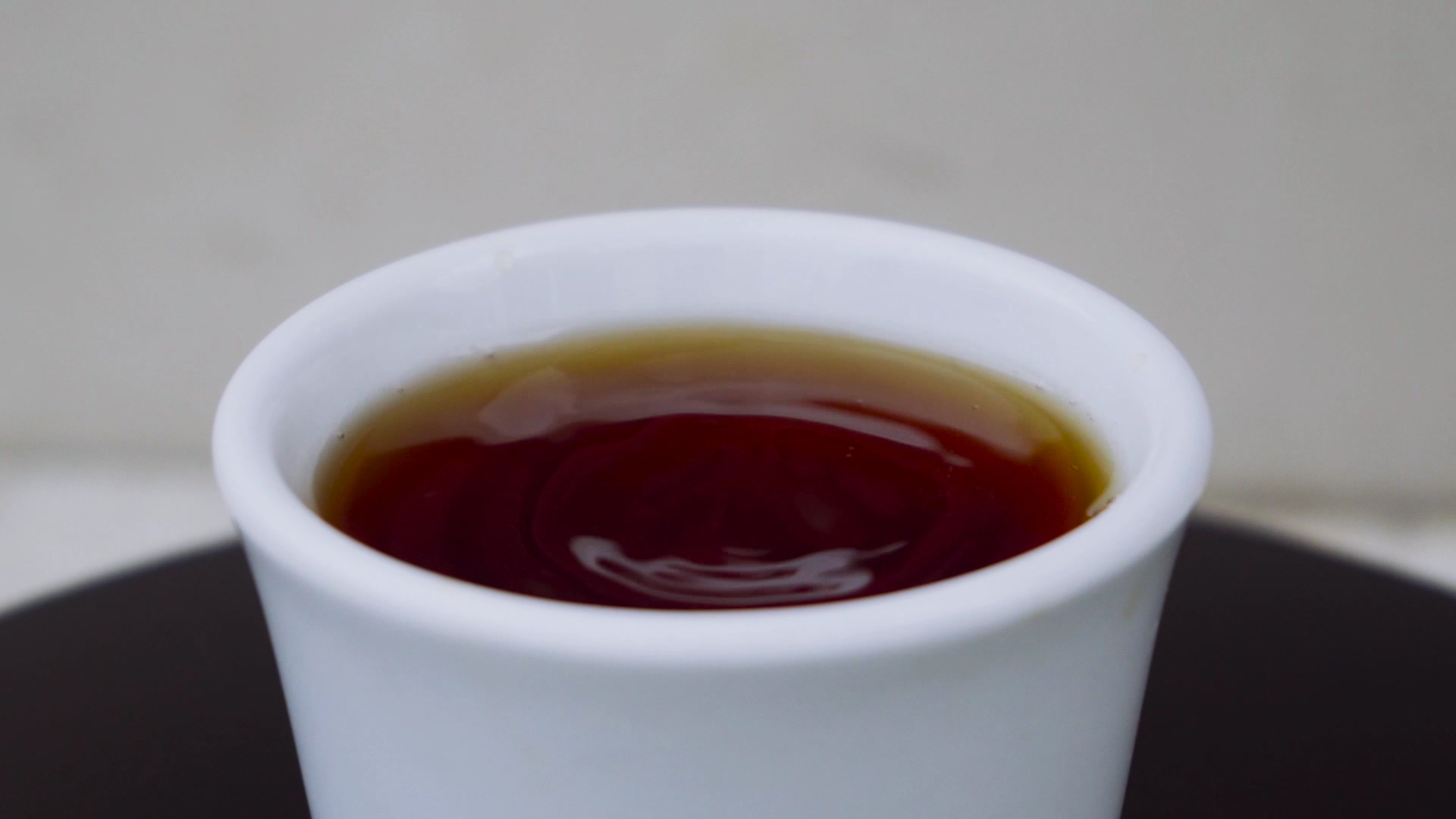 1080P高清实拍红茶茶汤升格慢动作视频的预览图