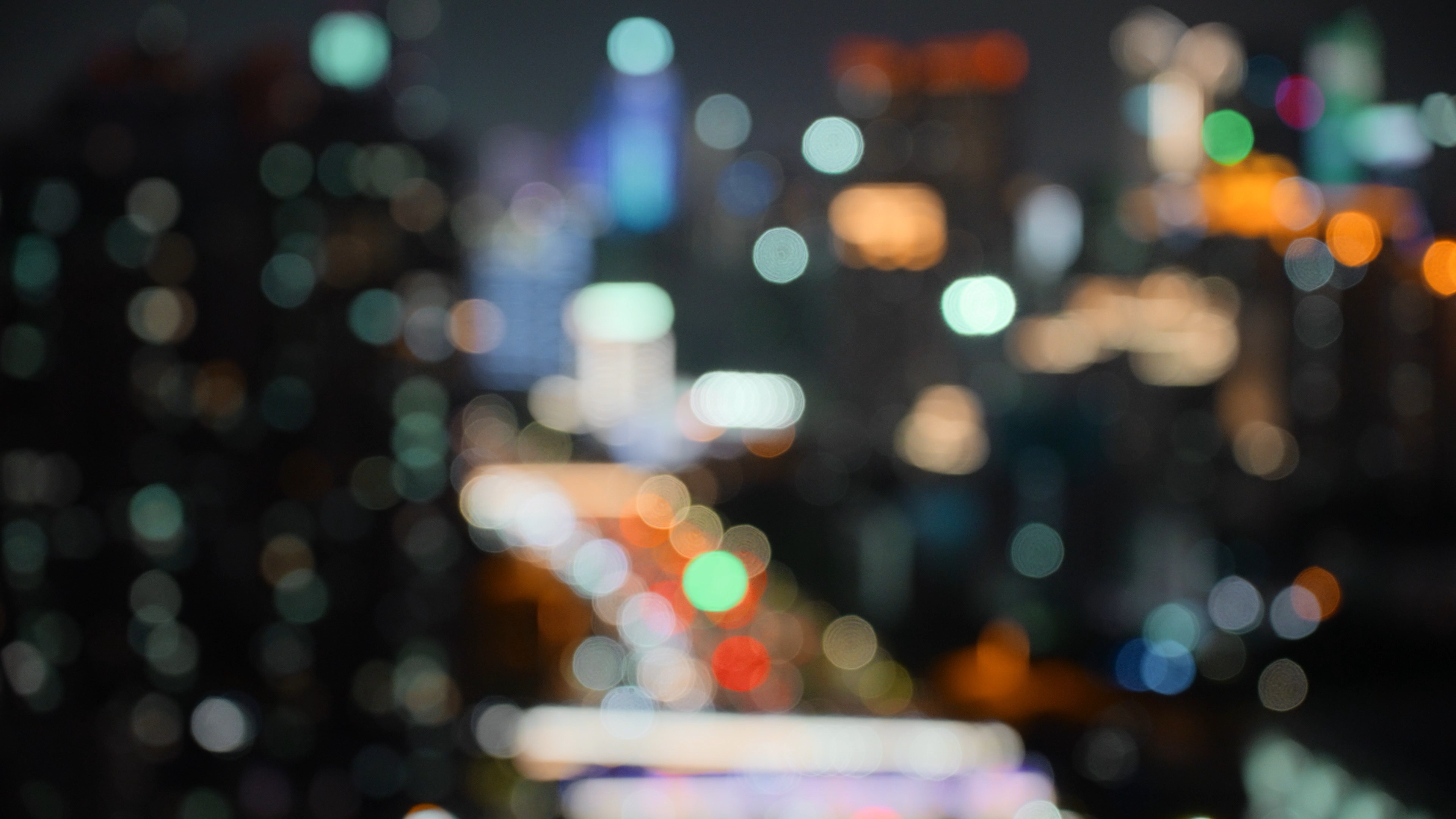 4k城市夜景灯光车流光圈虚化意境视频的预览图