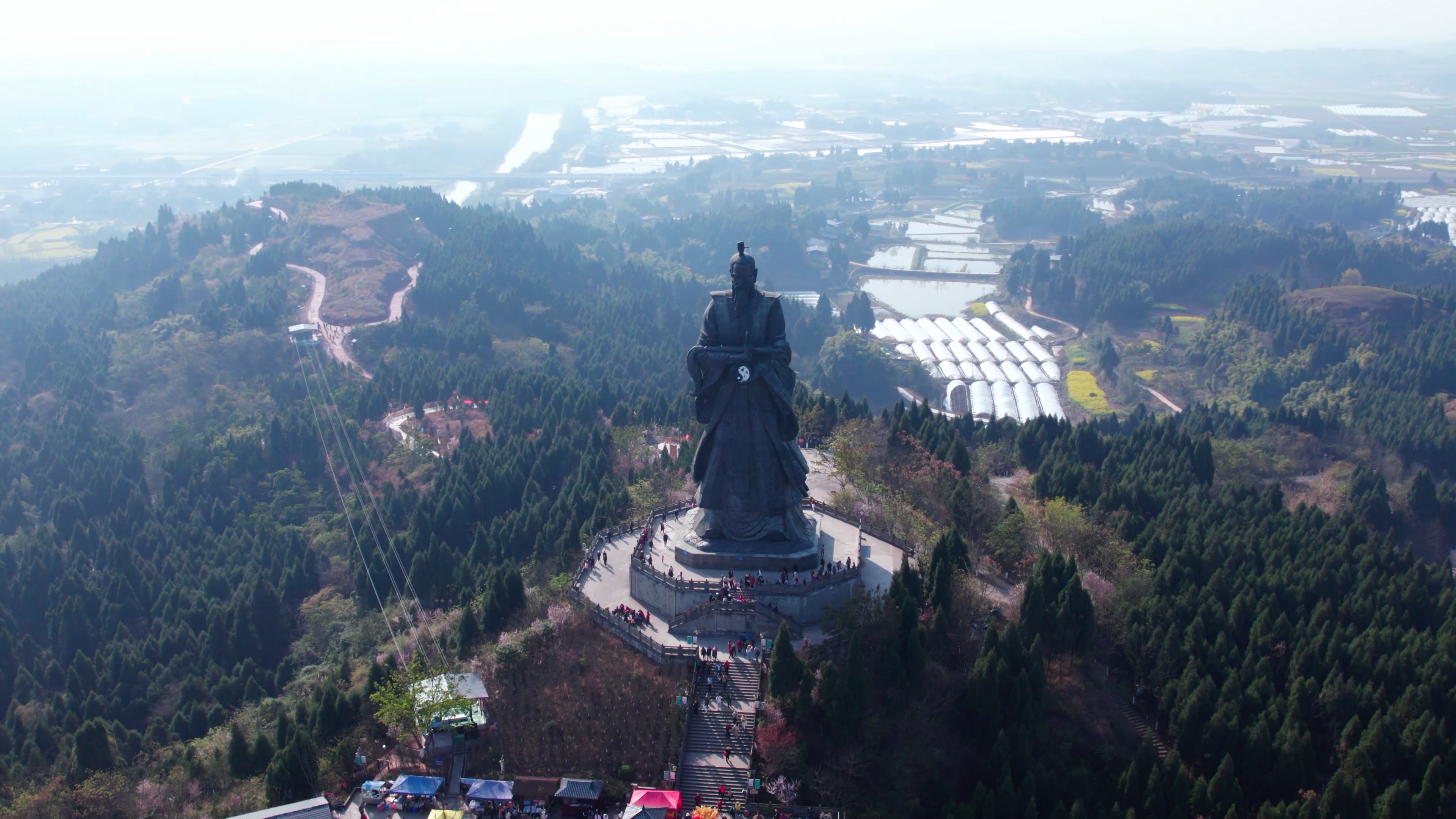 4k航拍震撼北宋历史人物陈抟巨型雕像视频的预览图