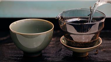 4K泡红茶沏茶茶叶广告视频的预览图