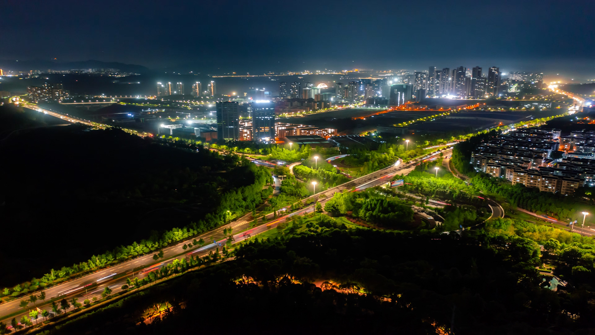 4k航拍重庆城市夜景环道车流夜景视频的预览图