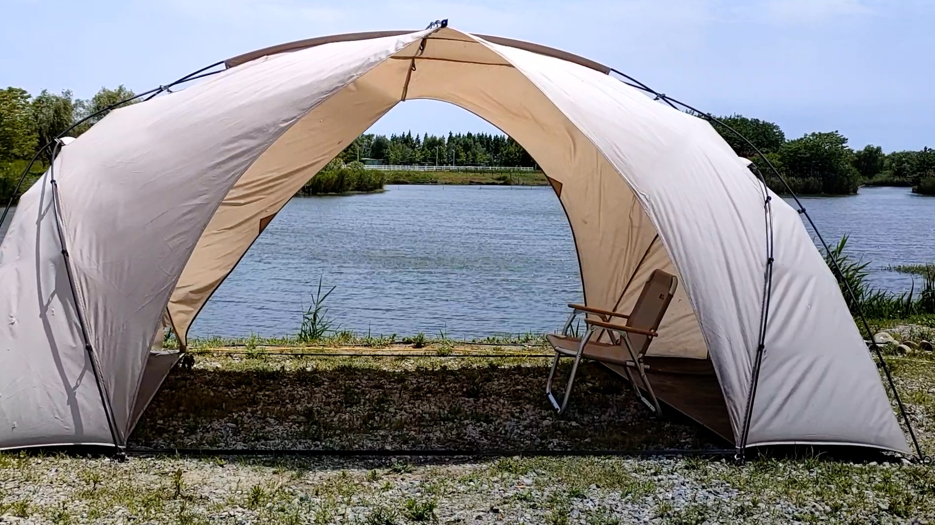夏日户外帐篷天幕露营意境空镜实拍1080视频的预览图