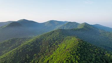 4K航拍大山重峦叠嶂山脉绵延自然风景视频的预览图