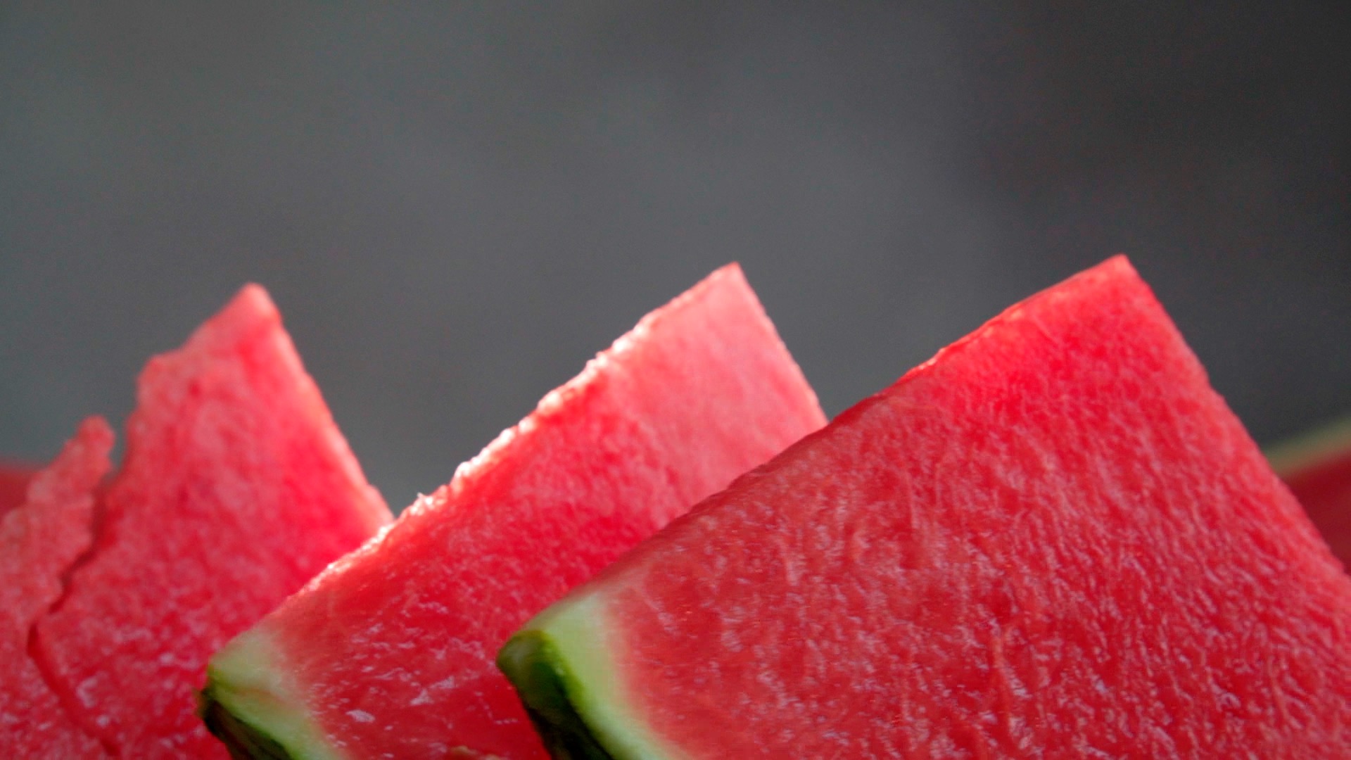 1080夏季水果新鲜可口西瓜实拍视频视频的预览图