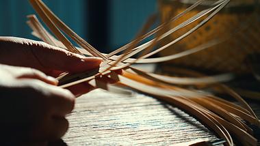 传统工艺工匠竹编工艺特写视频4k视频的预览图