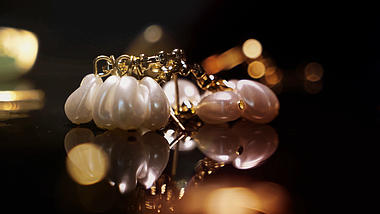 4K摆拍珍珠手链珠宝首饰广告产品视频的预览图