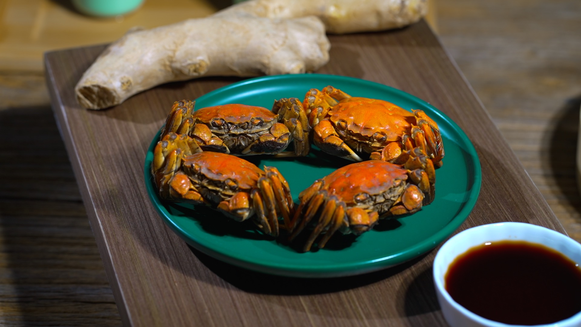 秋季餐桌美食大闸蟹清蒸螃蟹视频1080视频的预览图
